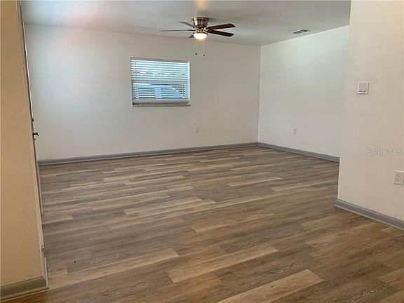 3rd image of 413 E Floribraska Ave