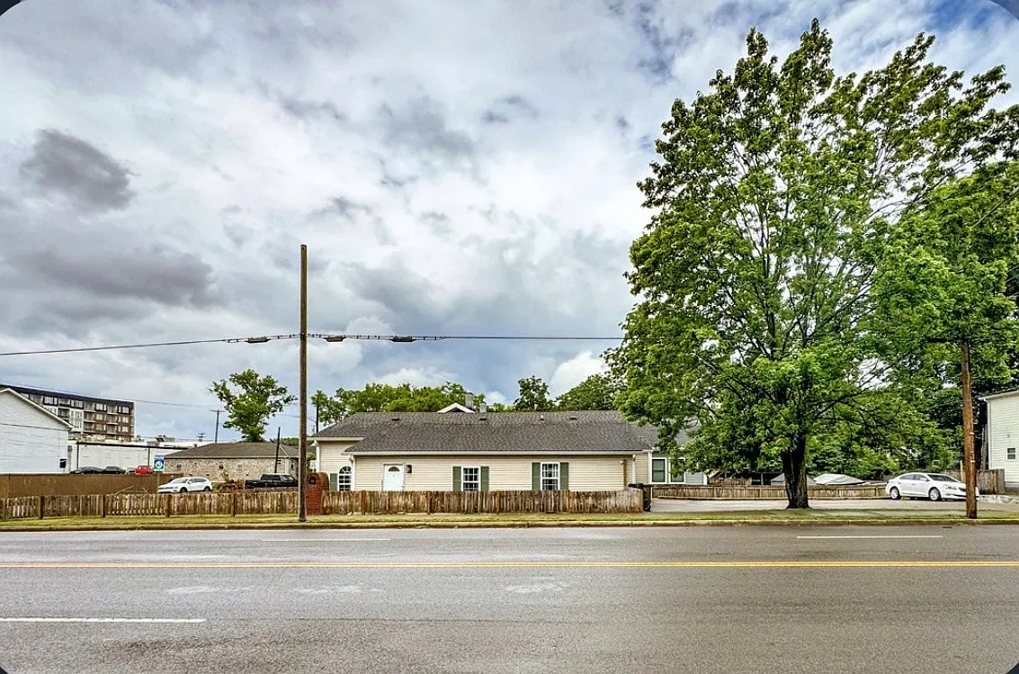 4 bed, 1632 sqft, $2,850 — Photo 2