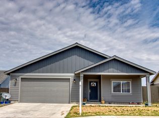643 Freedom Ln, Metolius, OR 97741
