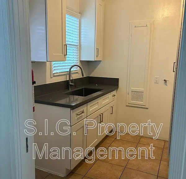 1151 Western Ave #C — Photo 2