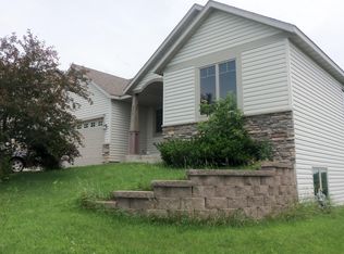 999 Golfview Ave, Zumbrota, MN 55992