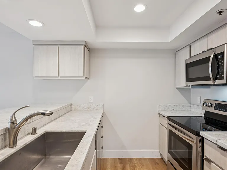 410 Sheridan Ave #226 — Photo 5