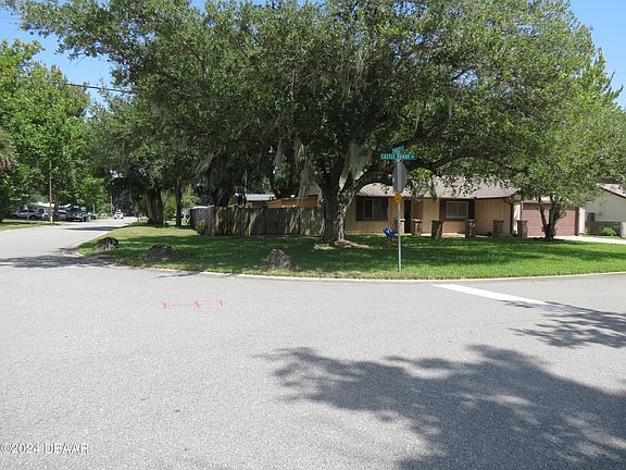 2nd image of 2 Castle Manor Dr