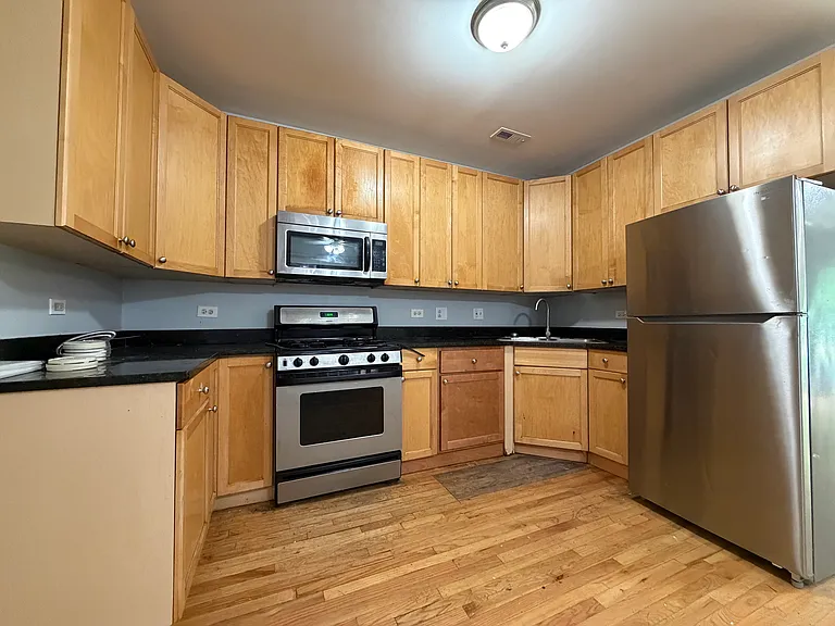 3175 W Monroe St #1 — Photo 3