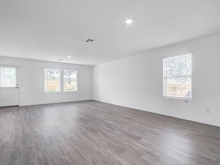 15003 Greenfield Ml — Photo 5