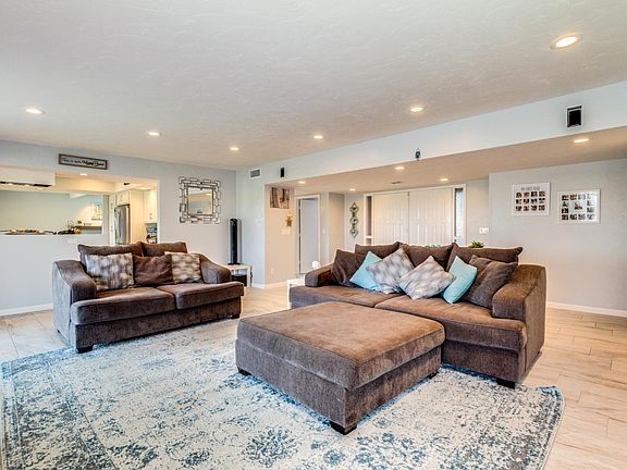 4th image of 2371 W Bovino Way