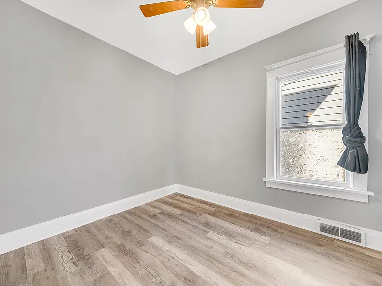 30 Sunset St #1 — Photo 12