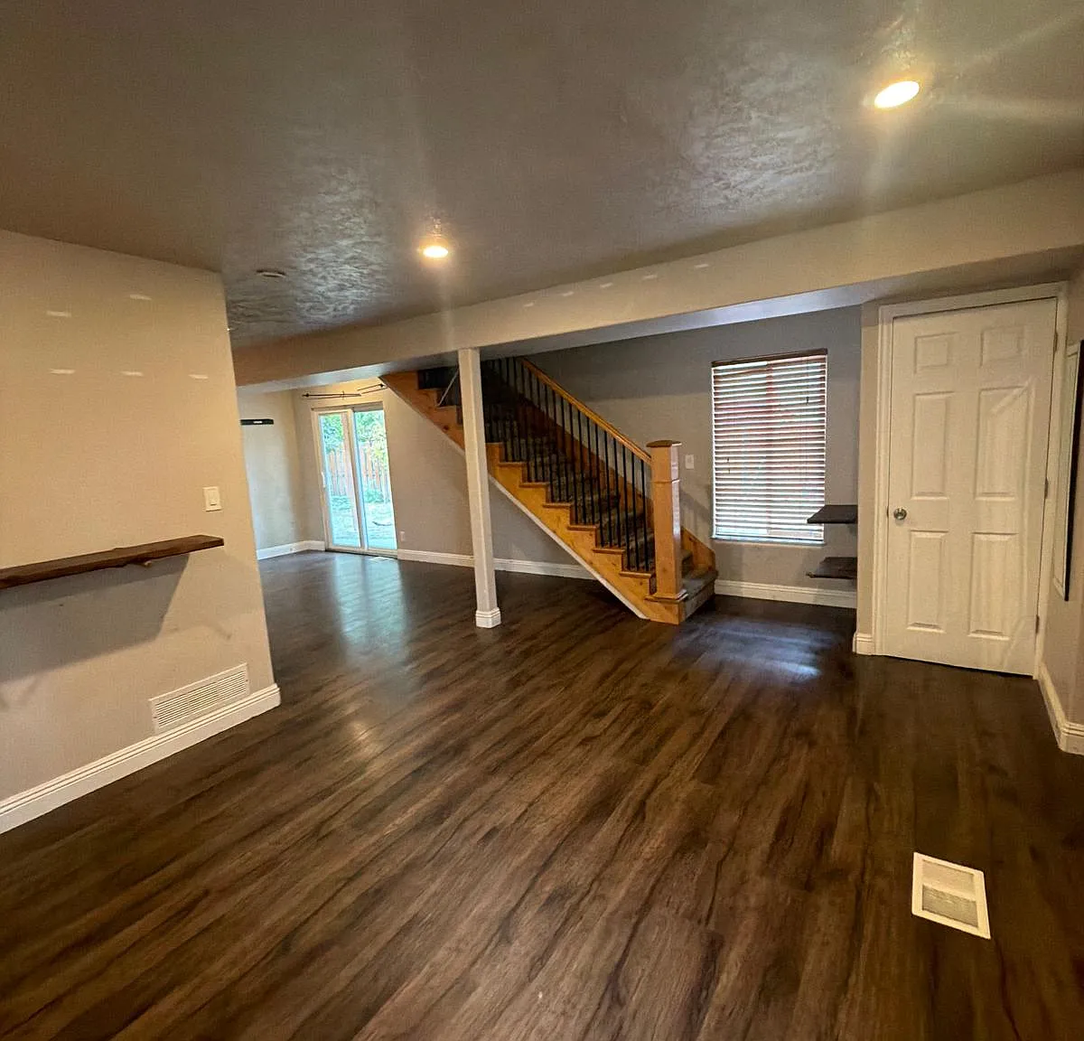 3 bed, 2003 sqft, $3,000 — Photo 4