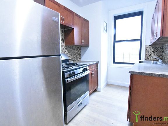 3rd image of 1011 Sheridan Ave APT E16
