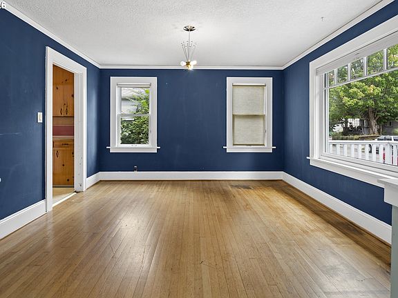 5th image of 4329 SE Windsor Ct