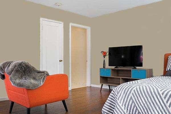 1st image of 688 Chiquita Ave