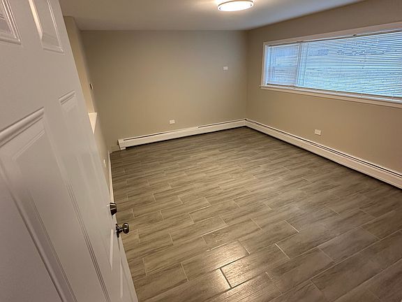 4th image of 1027 S 11th Ave #G