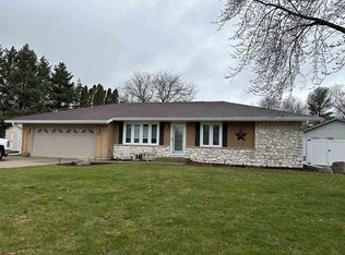 142 Yorkshire Ln, Janesville, WI 53546