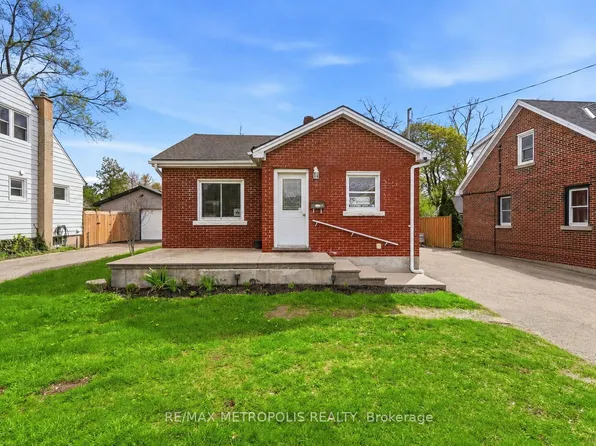 56 Charing Cross St, Brantford, ON N3R 2H3