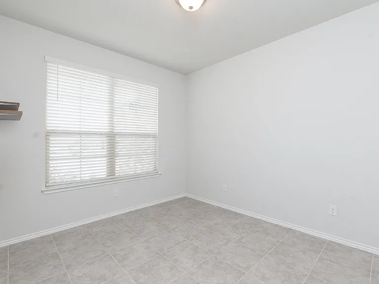 2033 Mallard Ct — Photo 24