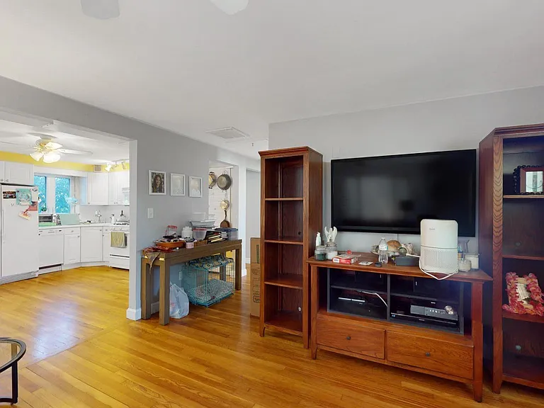 18 Eastburn St #2 — Photo 1