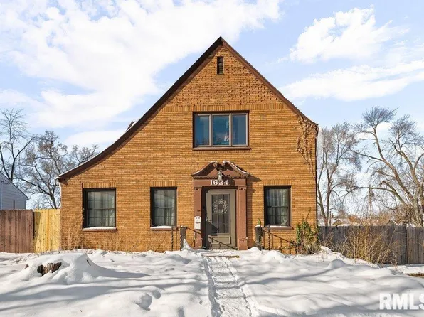 1624 14 1/2 St, Rock Island, IL 61201