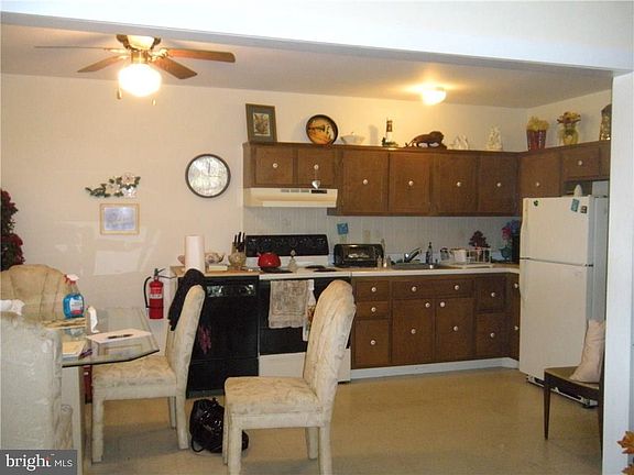 5th image of 602 Willow Ln