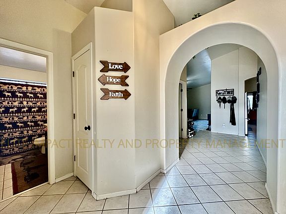2nd image of 7510 N Thornwood Rd