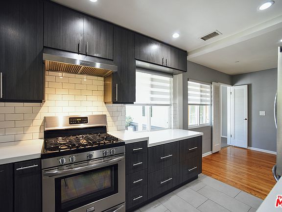 4th image of 4957 S Centinela Ave #A