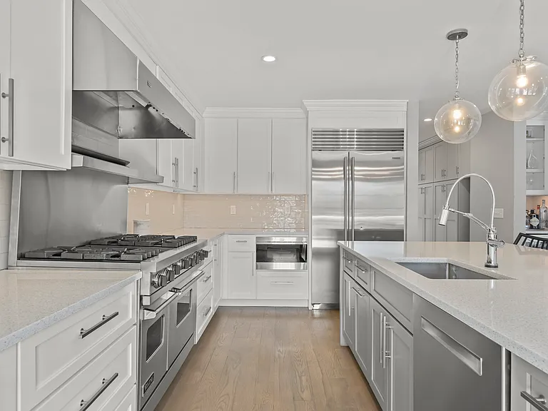 245 Oneck Ln — Photo 10