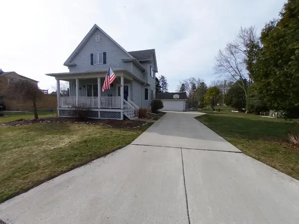 919 East Madison AVENUE, Cleveland, WI 53015