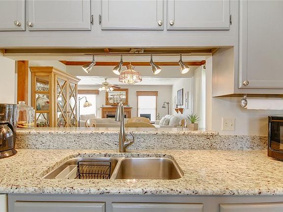 4th image of 1101 Bonfield Ct