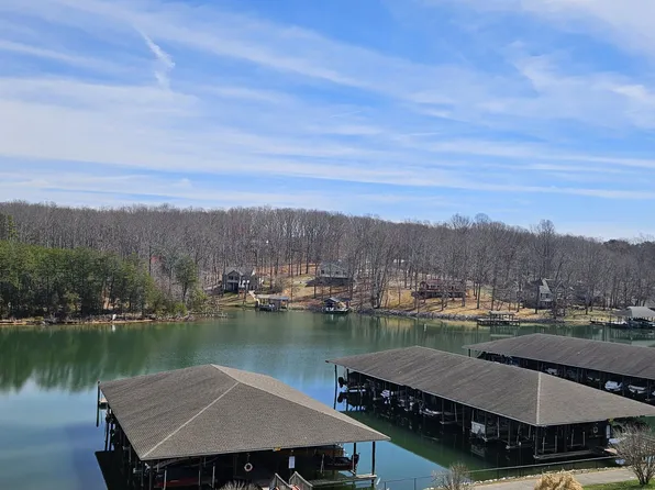 1103 Mariners Way APT 4, Huddleston, VA 24104