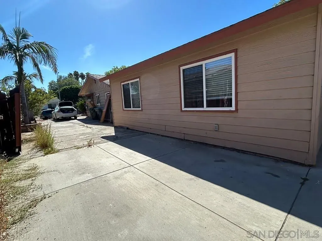 5 bed, 2.0 bath, 1566 sqft, $5,500 — Photo 3