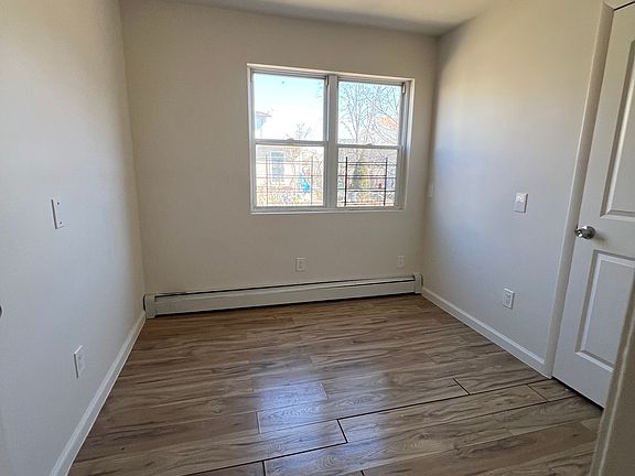 3rd image of 69-19 Bayfield Ave Floor 1
