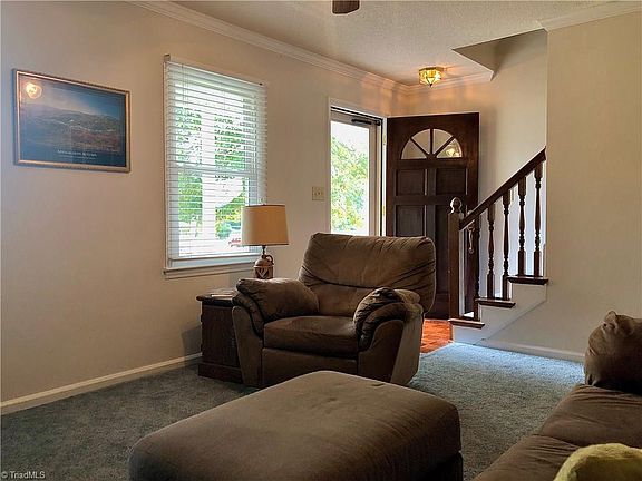 3rd image of 3803 Clairese Dr