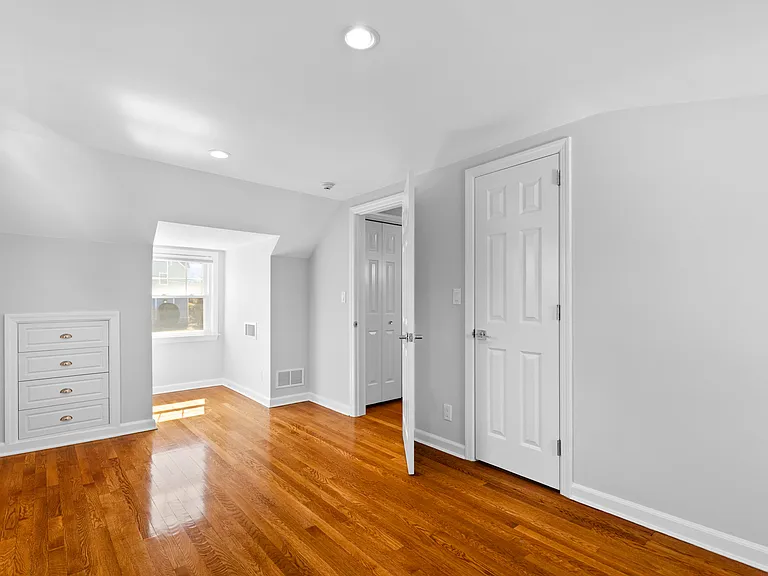 36 Ocean Dr E — Photo 15