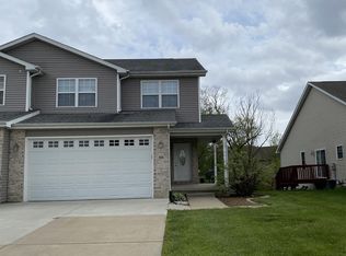 414 Goldenrod Dr, Chatham, IL 62629