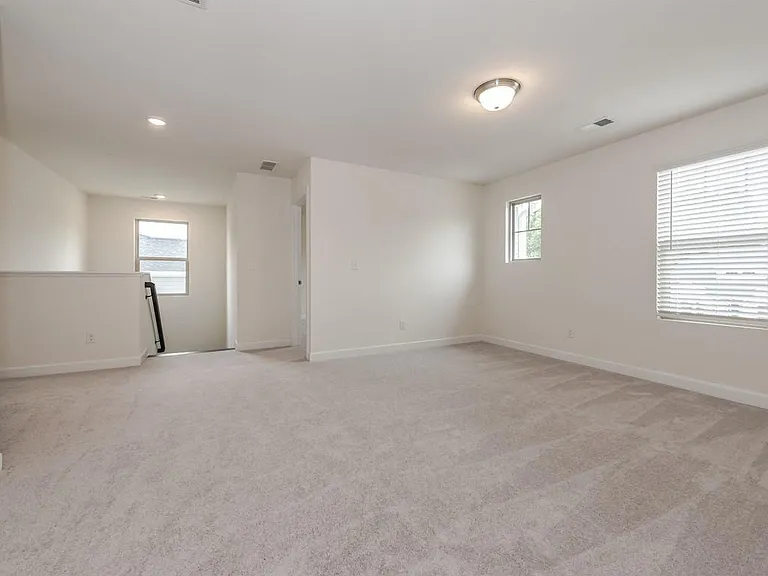 2018 Poplar Ridge Dr — Photo 34
