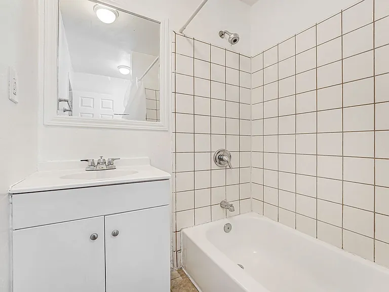 7411 S Figueroa St — Photo 17