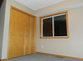 1563 Harvest Ln, Shakopee, MN 55379
