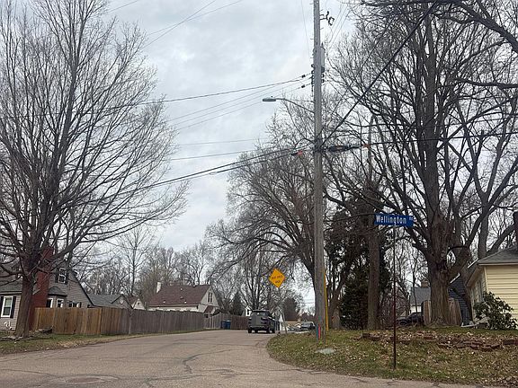 4th image of 2704 Wellington Rd