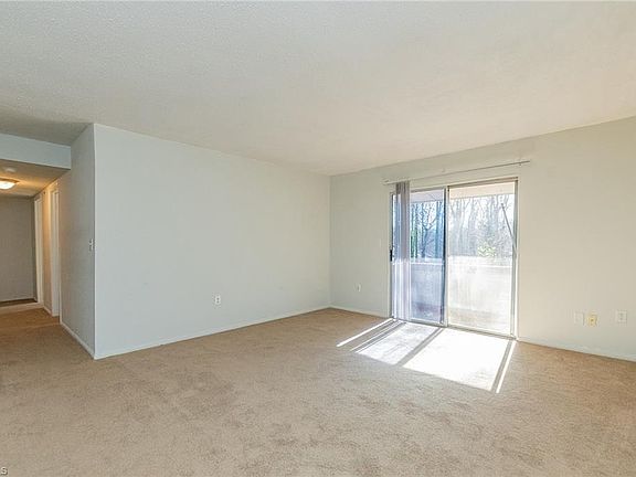 4th image of 2240 Sunderland Rd APT 65N