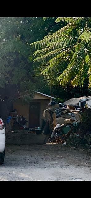 2nd image of 1637 Seattle St