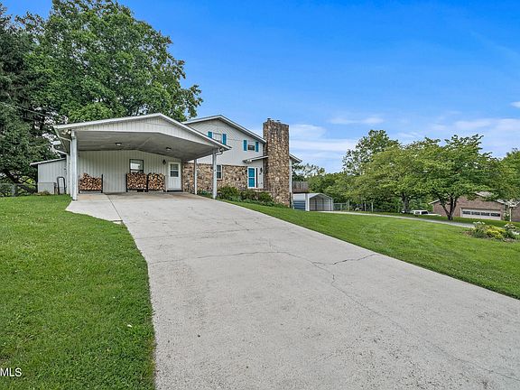 3rd image of 4205 Willowbrook Ln