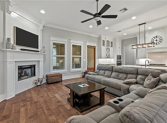 5th image of 3718 Willow Wood Dr