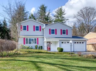 76 Cascade Ter, Niskayuna, NY 12309