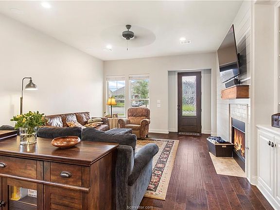 3rd image of 2615 Hailes Ct