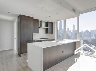 204 W Hill St, Chicago, IL 60610