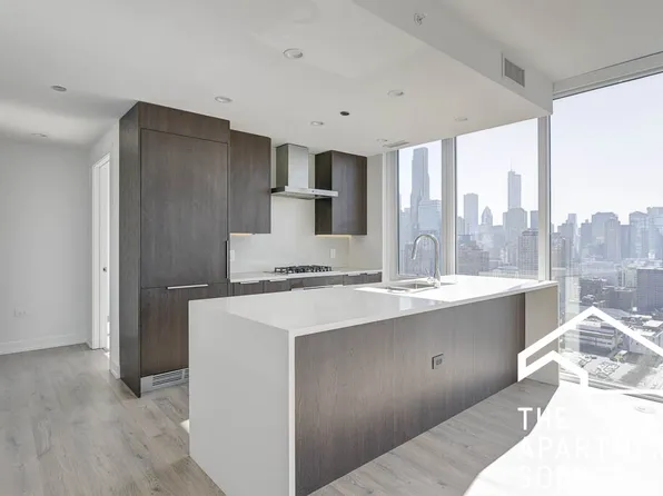 204 W Hill St, Chicago, IL 60610