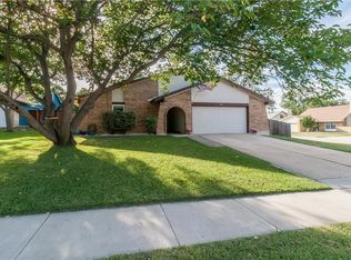102 Salem Ct, Lewisville, TX 75067