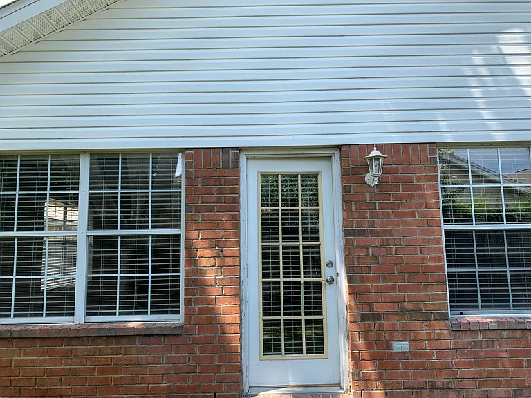 4650 Windstarr Dr — Photo 3
