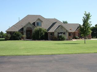 3104 NE 1st St, Moore, OK 73160