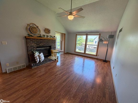 4th image of 2068 Golfview Cir