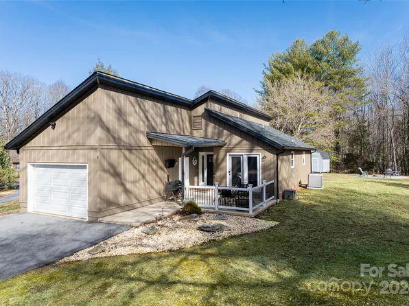 9 Candor Dr, Fletcher, NC 28732